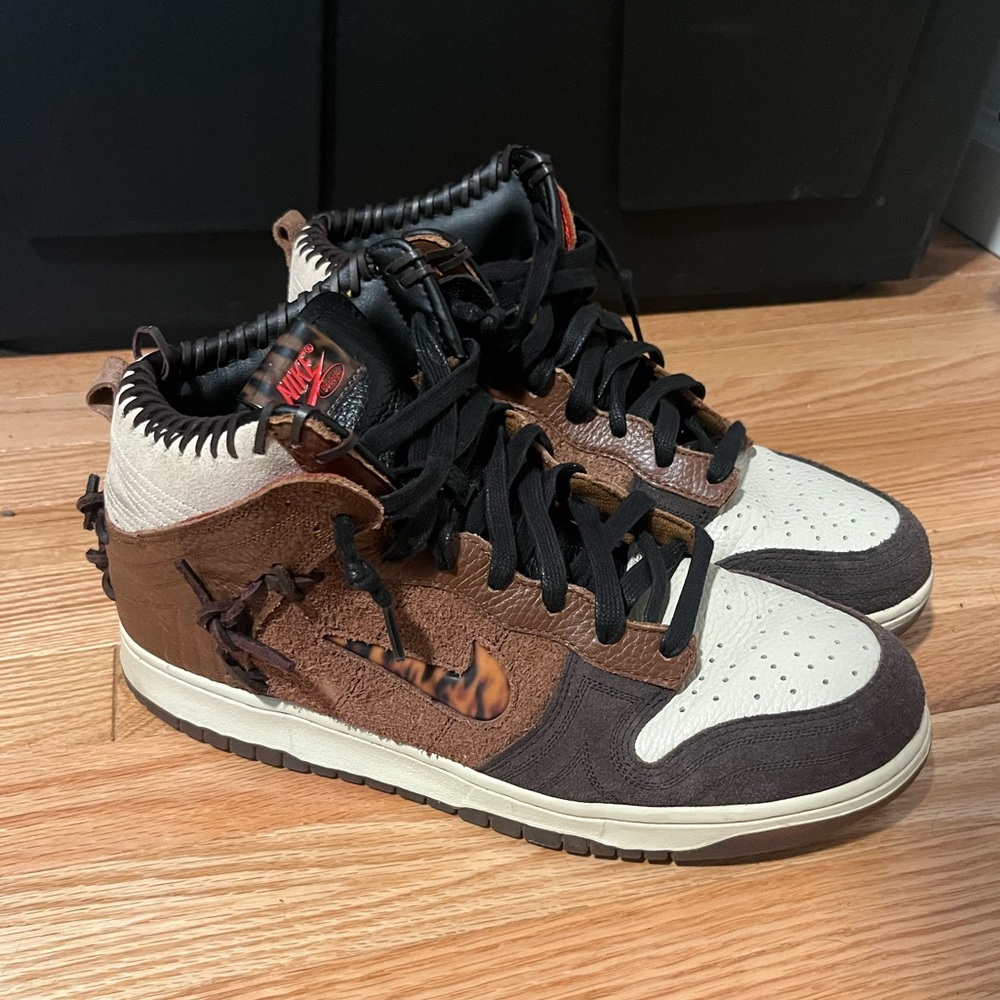 NIKE DUNKS BODEGA